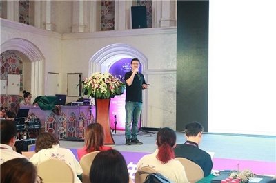 品牌企业孵化，实现角色蜕变——2018雅绣墙布新品培训会圆满成功